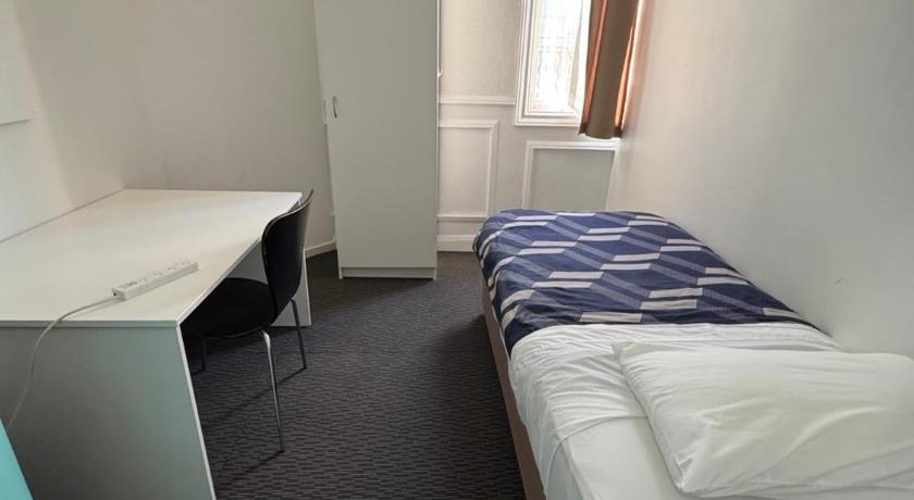 Image of Single Room 0
