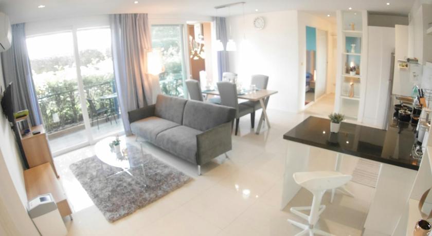 Pattaya Atlantis Condo & Water Park Pattaya by The Sea 2-Star Hotel exterior