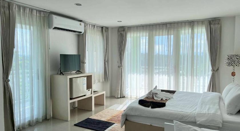 Image of Deluxe Double Room with Balcony 0