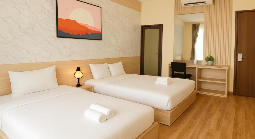 Image of Deluxe Double Room with Balcony 1