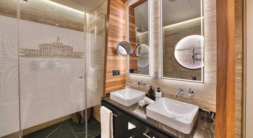 Image of Lucerne Luxury Suite 2