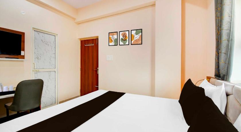 Townhouse Oak Townhouse Oak Kumhrar Archeological Park Hotel K - image 26