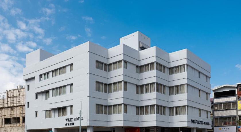 West Hotel - image 13