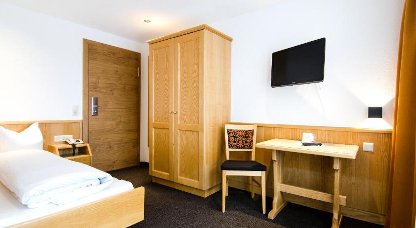 Hotel Garni Persutt photo