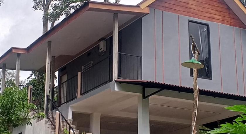 Jon's Paradise Villa and Resto - image 19