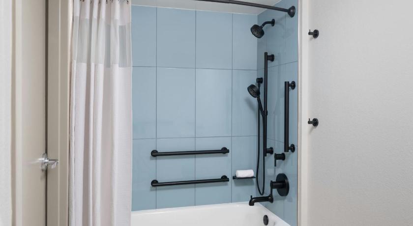 Image of Newly Renovated Family, 1 Bedroom Suite, 1 King, Alternate: bunk beds, Sofa bed, Pool view 16