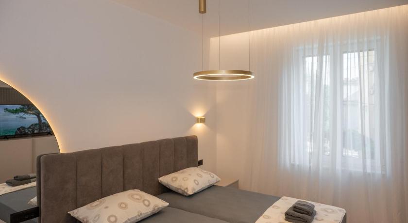Image of Premium Three-Bedroom Apartment with Balcony 12