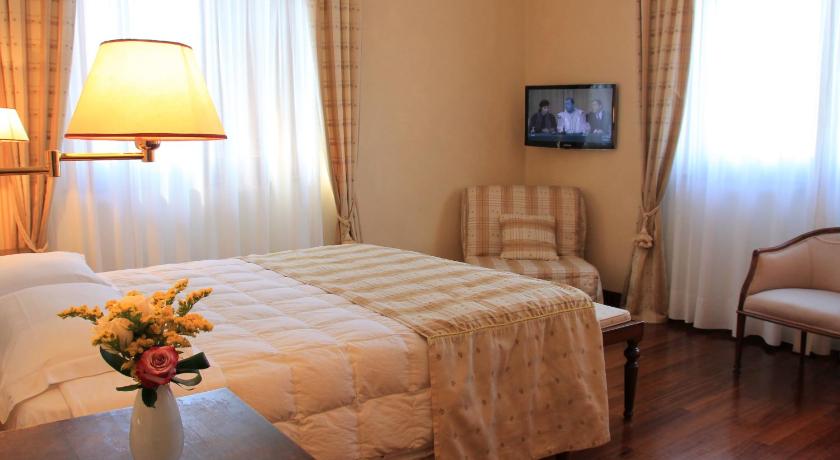 Hotel & Restaurant degli Angeli photo