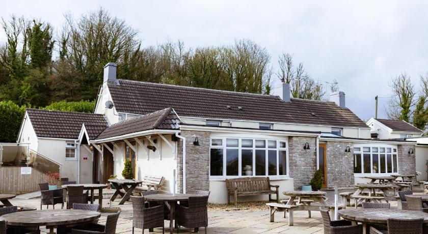 The Golden Mile Country Inn