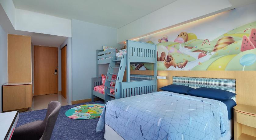 Image of Deluxe Family Room 3