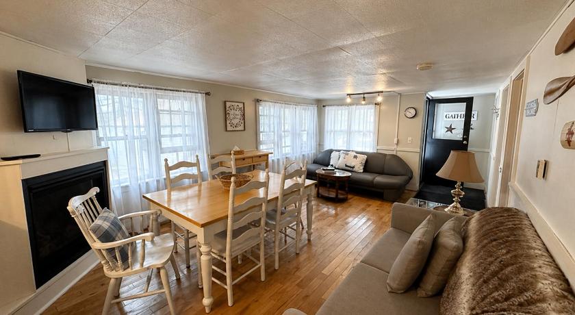 Image of Three-Bedroom Cottage 2