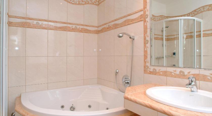 Altstadthotel Mosser photo