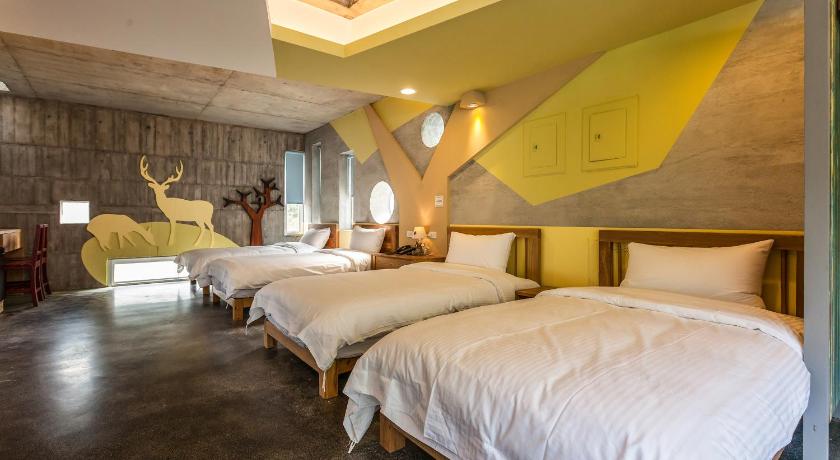 Image of Quadruple Room with Bath 1