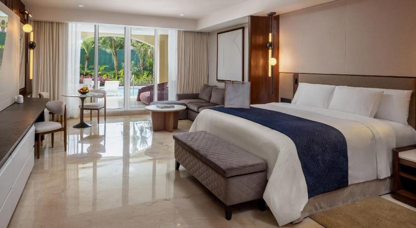 Image of Grand Four Bedroom Swim-up Villa 1