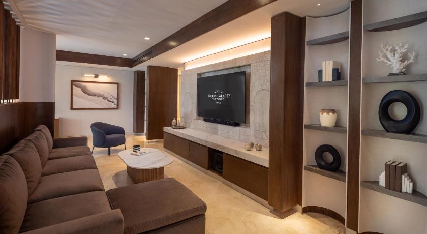 Image of Grand Four Bedroom Swim-up Villa 3