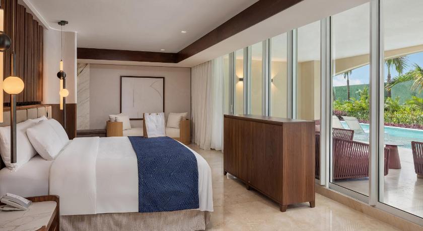 Image of Grand Four Bedroom Swim-up Villa 0