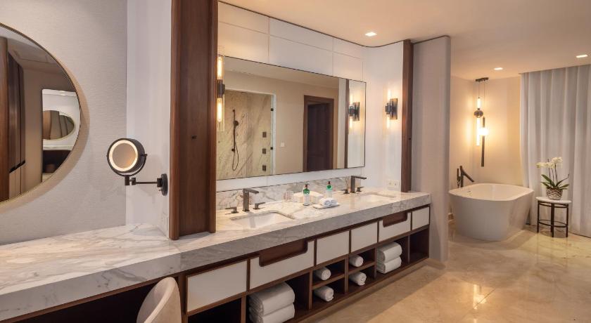 Image of Grand Four Bedroom Swim-up Villa 2