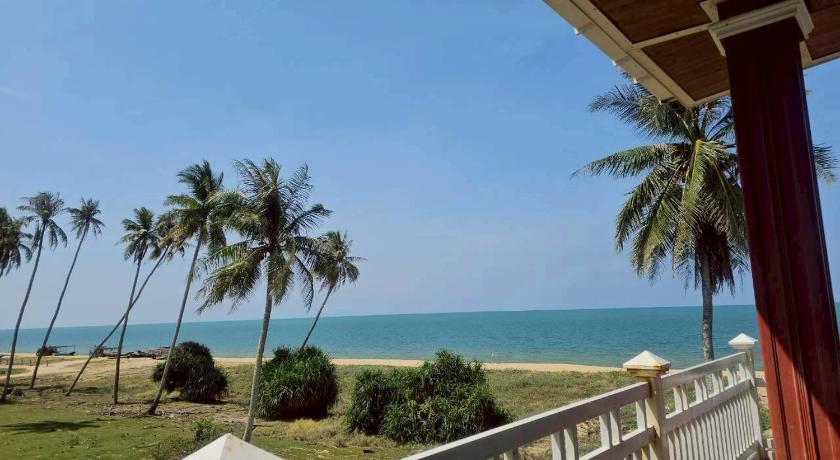 Image of King Room with Sea View 11