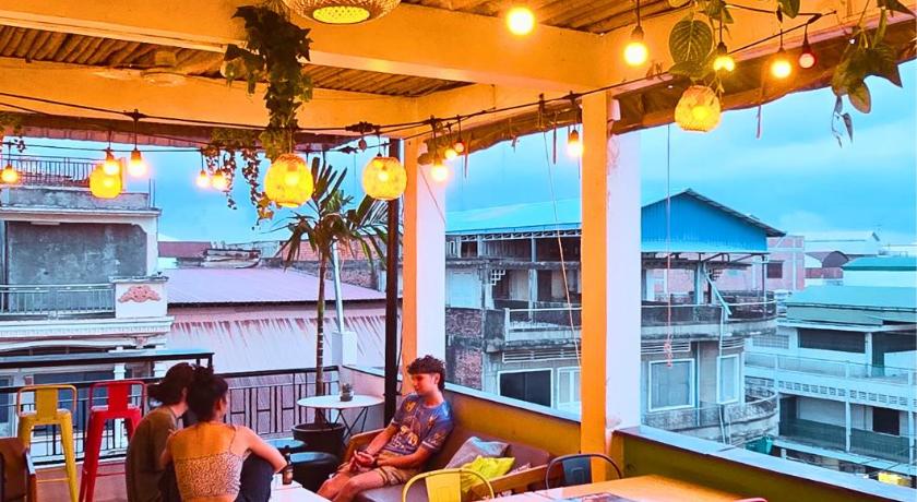 THE PLACE Hostel Battambang