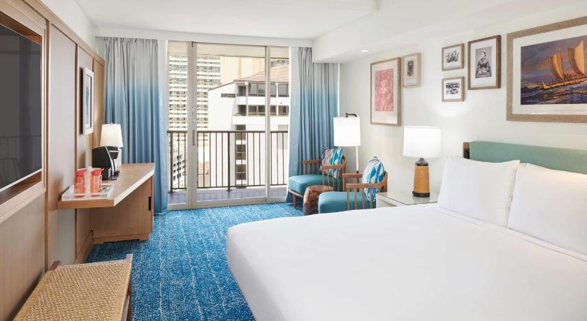 Image of Habitación con cama extragrande y vistas parciales al océano ‒ Accesible (Accessible Partial Ocean View 1 King Bed) 13