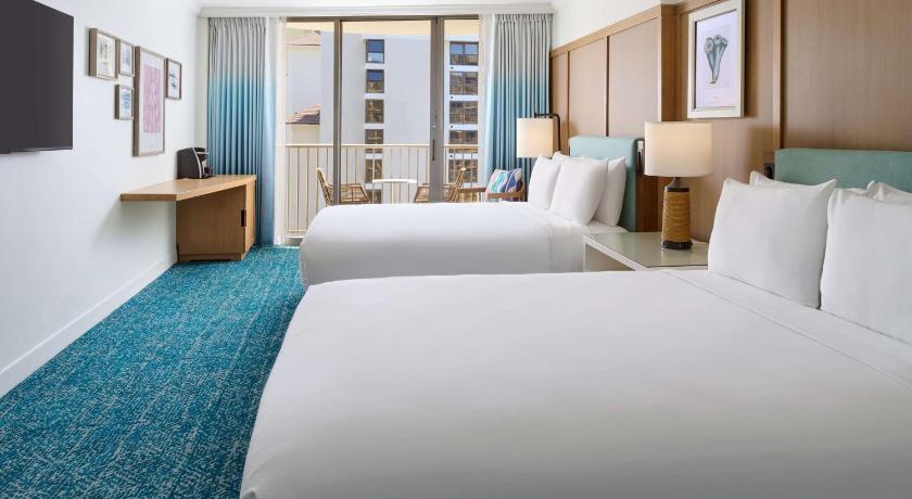 Image of Habitación con 2 camas grandes y vistas parciales al océano - Accesible (Accessible Partial Ocean View Two Queen Beds) 14
