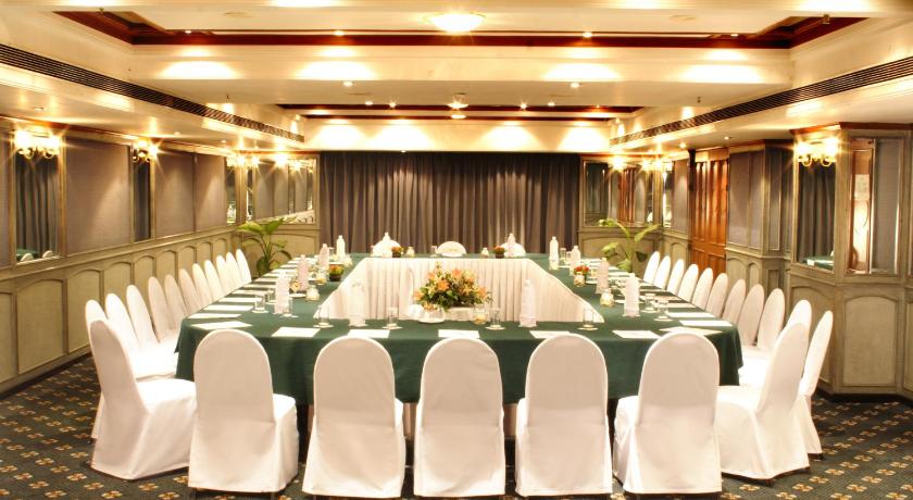 Aditya Park -A Sarovar Portico Hotel