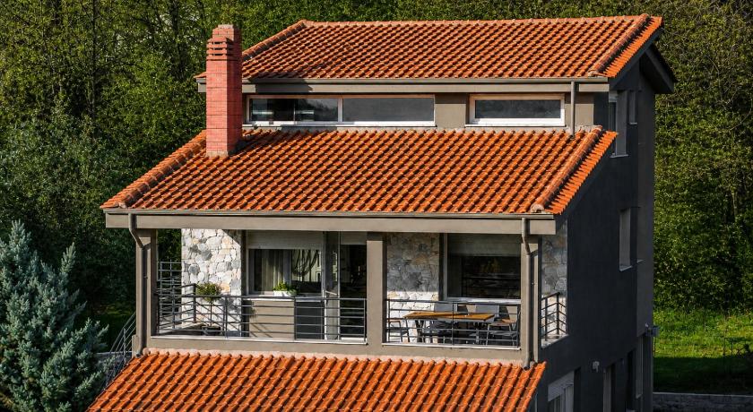 VALLEY Premium House