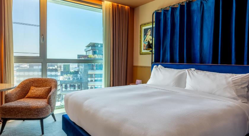 Cenica Porto Hotel, Curio Collection by Hilton