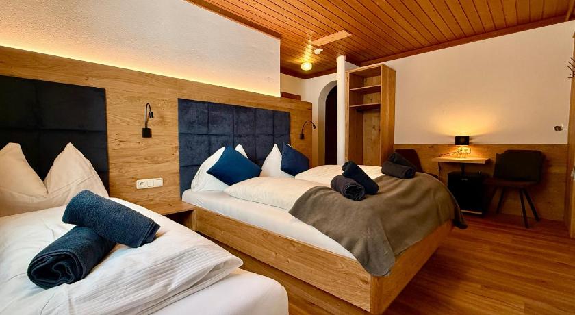 Image of Triple Room 0