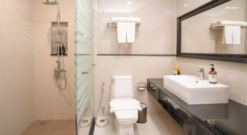 Image of 3 Bedrooms Family Suite Hillside 11