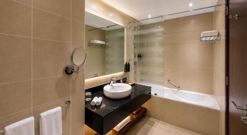Image of Executive Room with King or Twin Beds 2