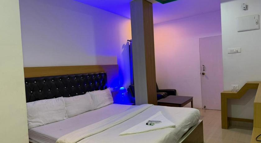 Hotel glitter - image 13