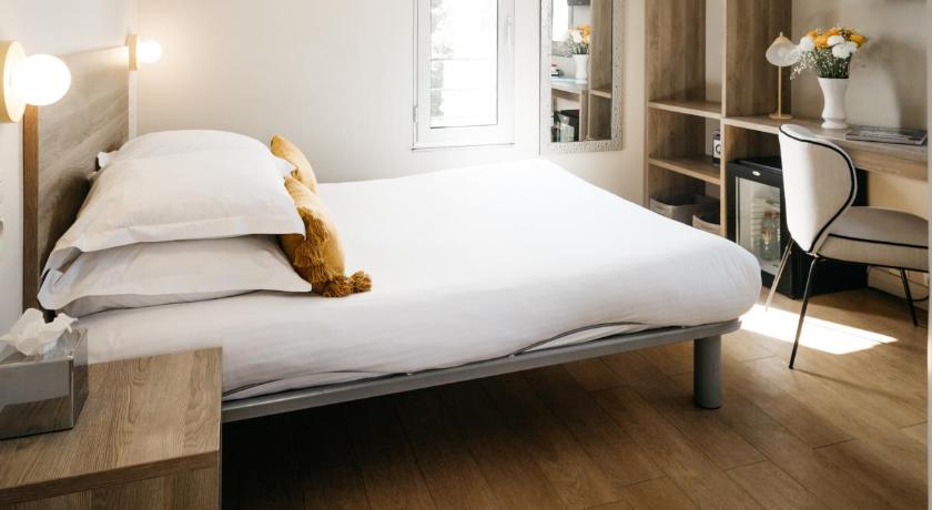 Image of Small Double Room 7