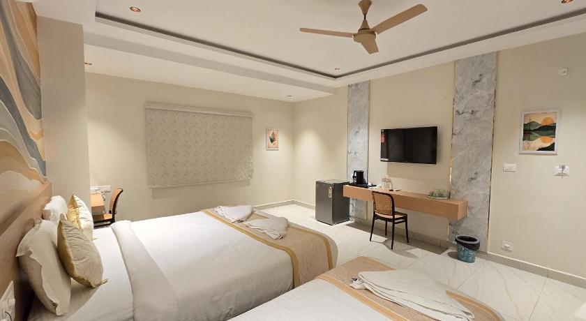 Hotel Simha Skylight - image 3