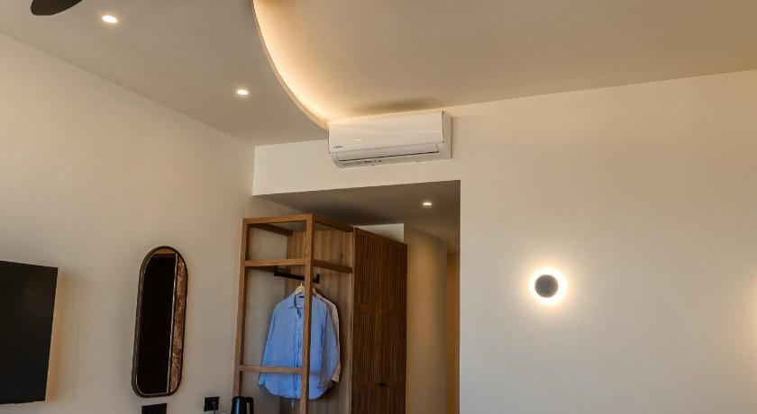 Image of Premium Triple Suite (up to 3 people) 4