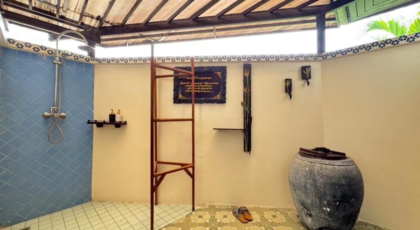 Image of Deluxe King Suite 10