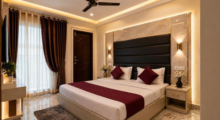 Grand Vista Retreat - A Luxury Mountain View Hotel In Mussoorie ! Free Parking ! Balcony Roms