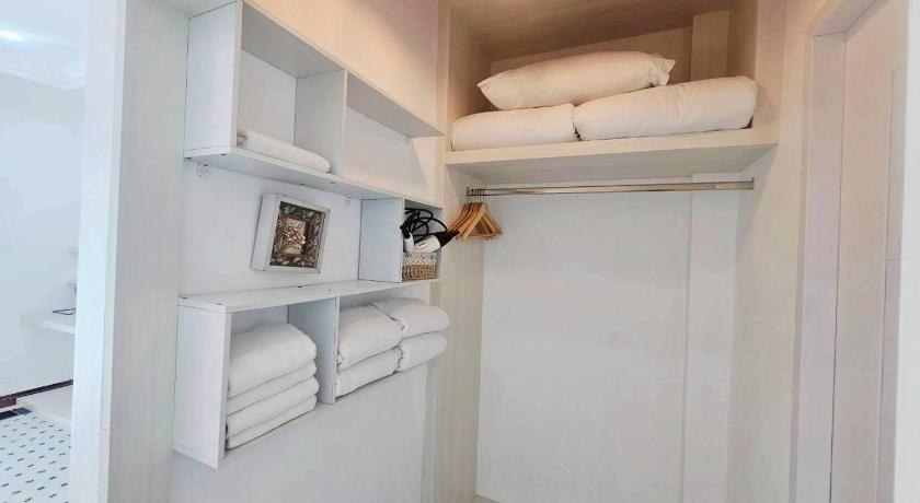 Image of Standard Family Room 10
