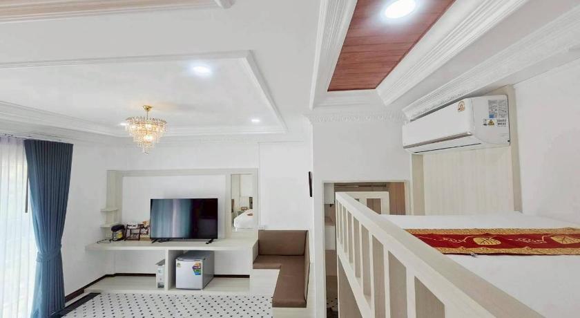 Image of Standard Family Room 3
