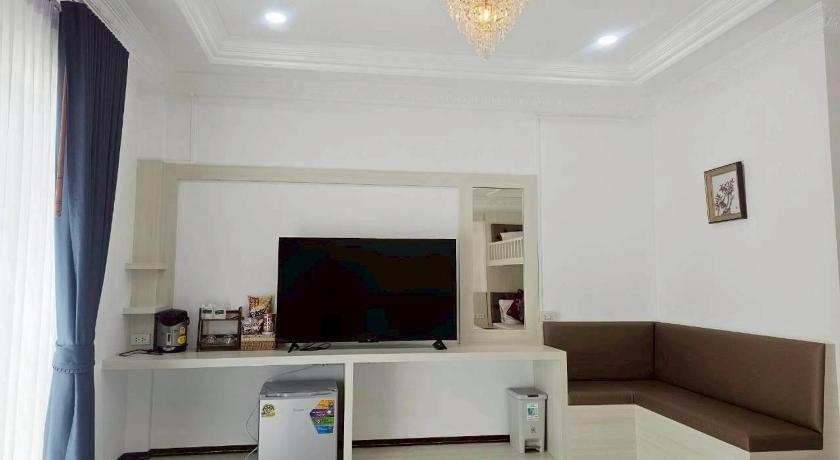 Image of Standard Family Room 9