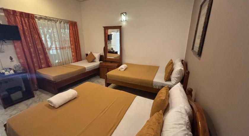 Image of Standard Triple Room 4