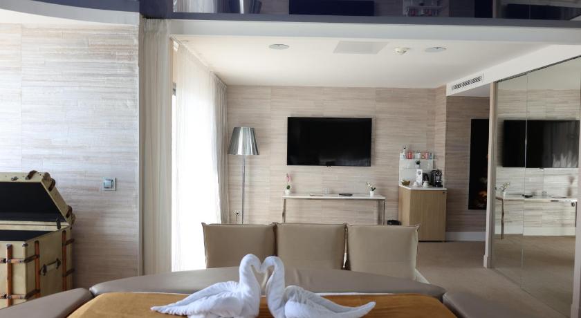 Image of Premium Suite 6