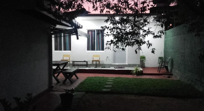 Araliya White House — Hotel in Negombo