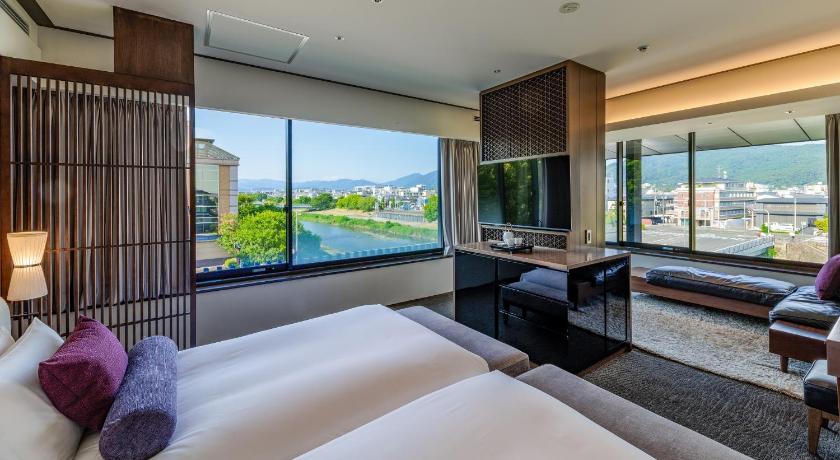 Image of Riverview Suite 0
