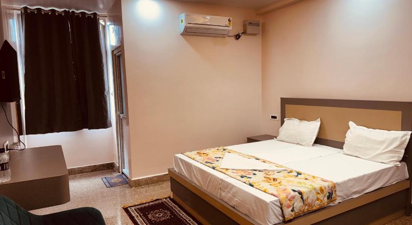 Regal Palace Hotel & Banquet - image 15