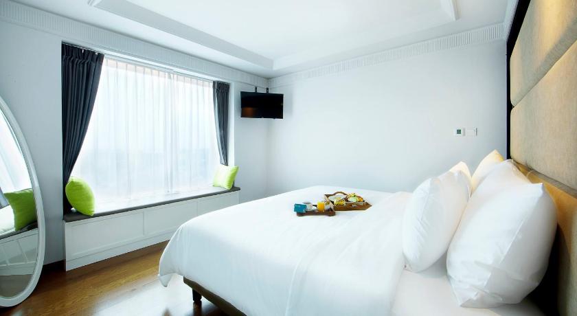 Image of Executive Club 4
