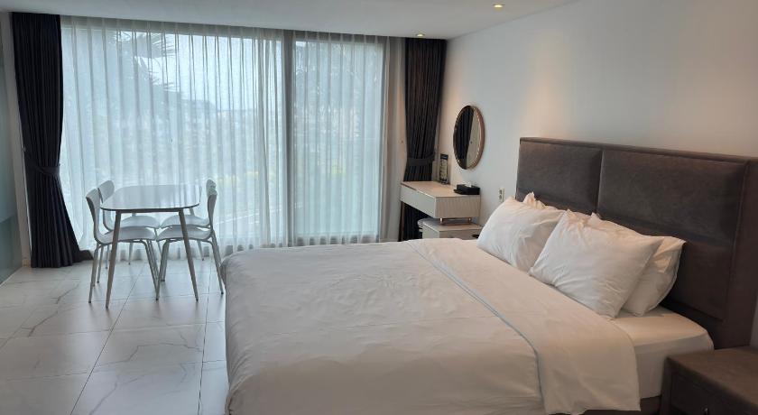 Image of Ground Junior Suite 0
