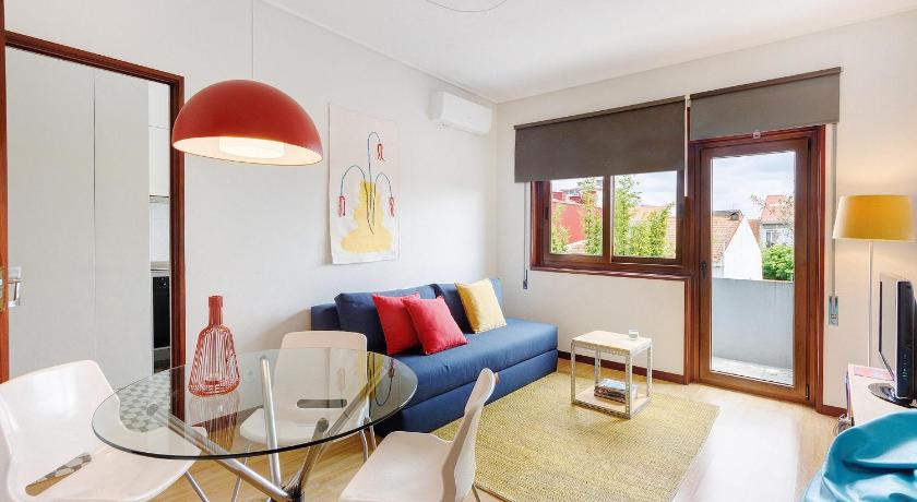 Spacious Bright Ap - no elevator