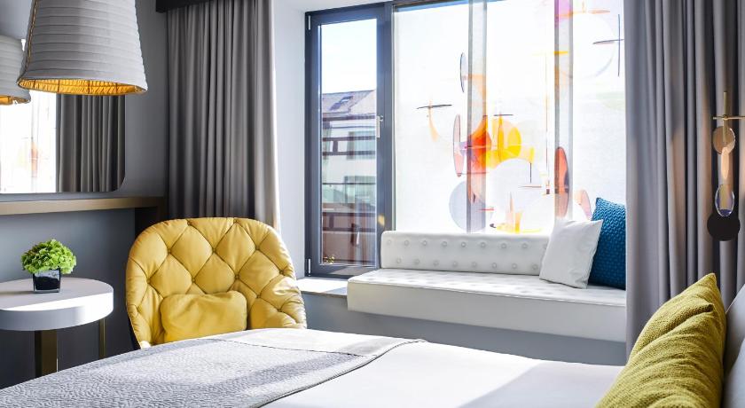 Image of Luxury Room 6