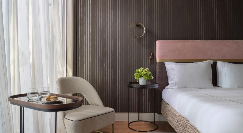 Image of Deluxe Sea View Room with Balcony 16